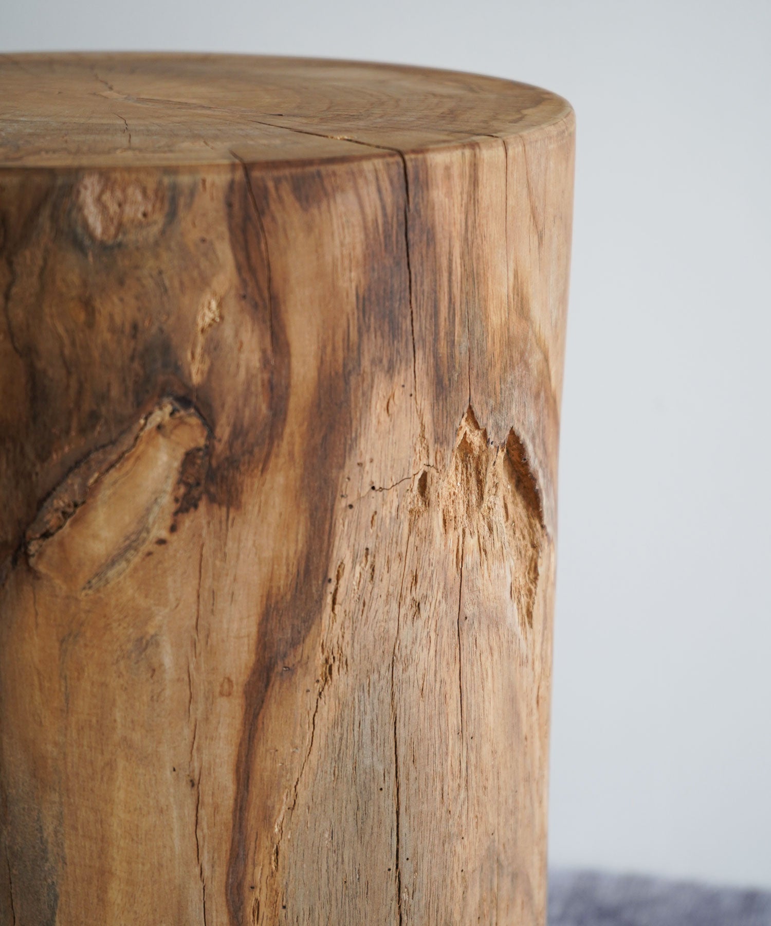 SOLID STOOL ROUND