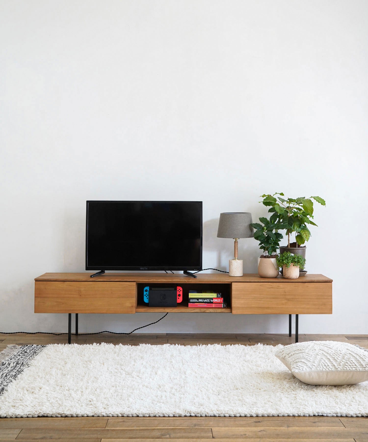 1800mm　32インチのテレビをのせた場合