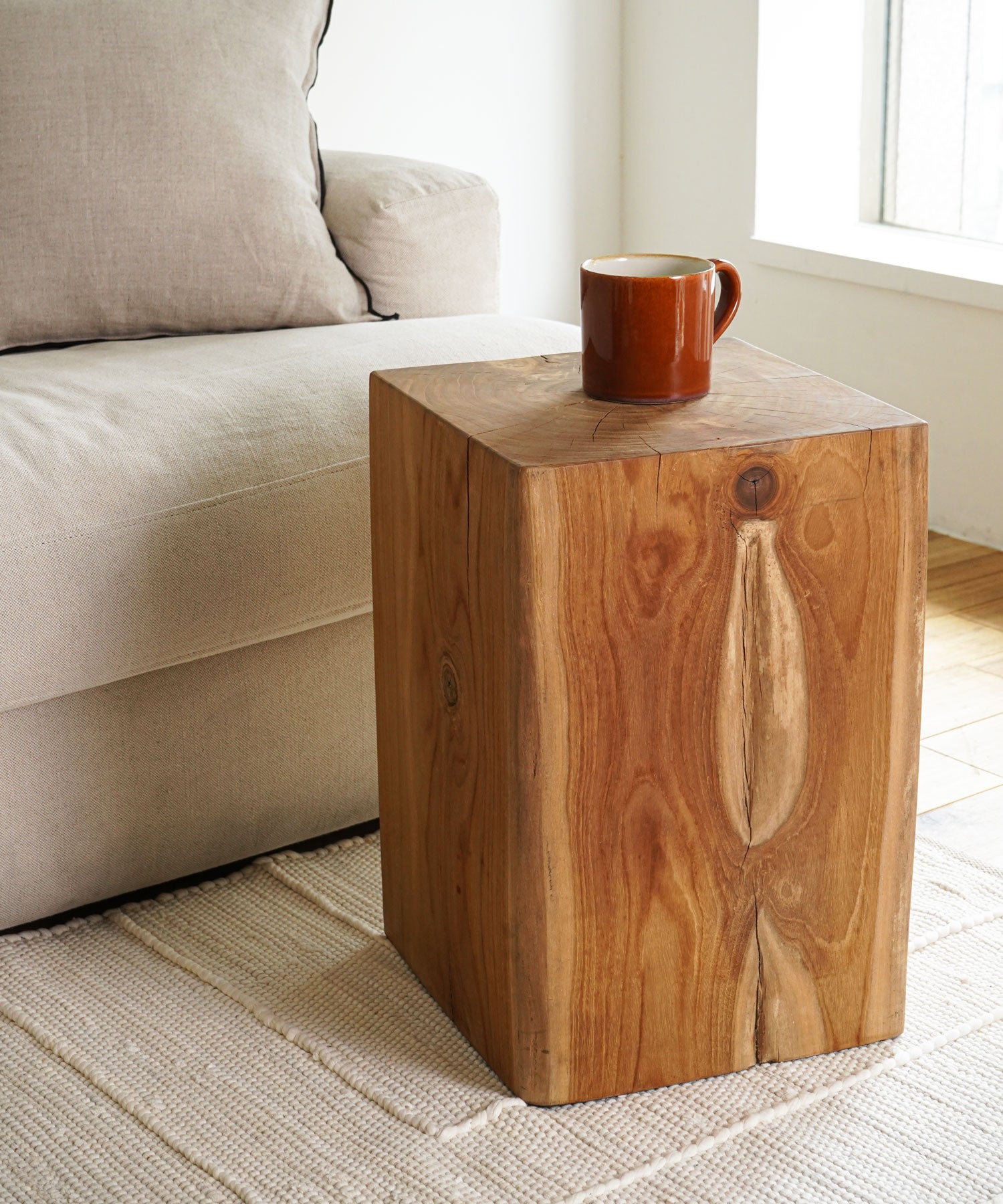SOLID STOOL SQUARE