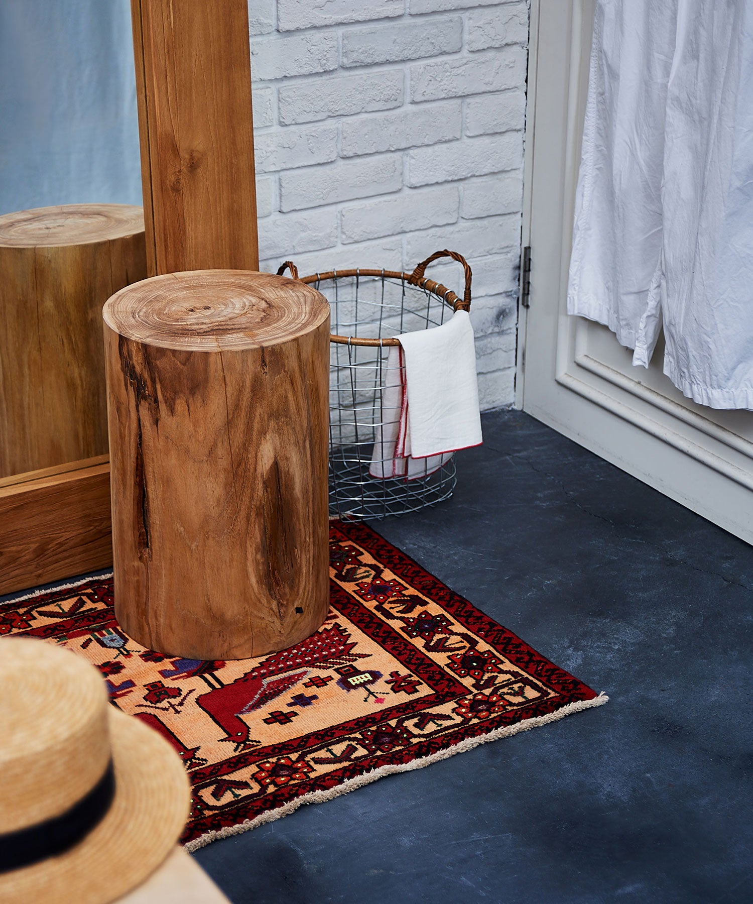 SOLID STOOL ROUND