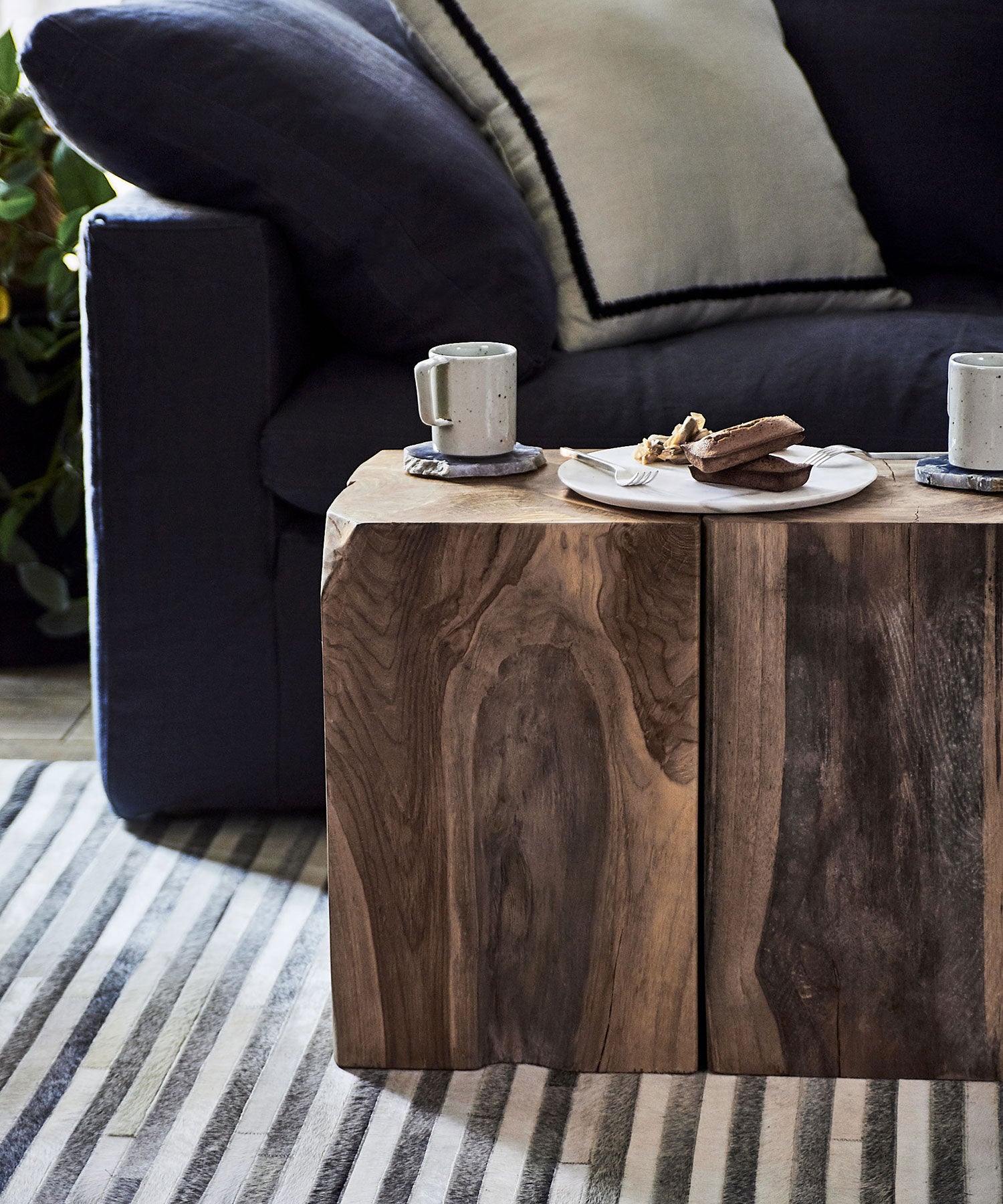 SOLID STOOL SQUARE