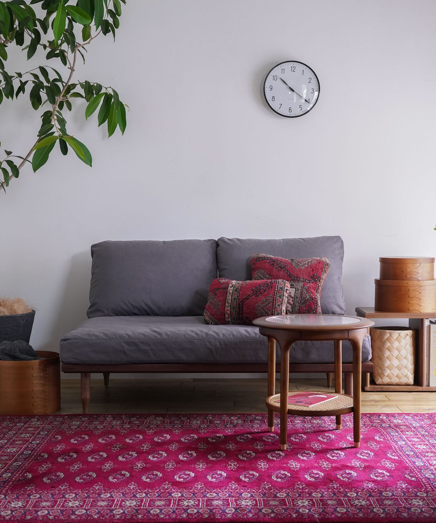 EPI 2P SOFA WALNUT