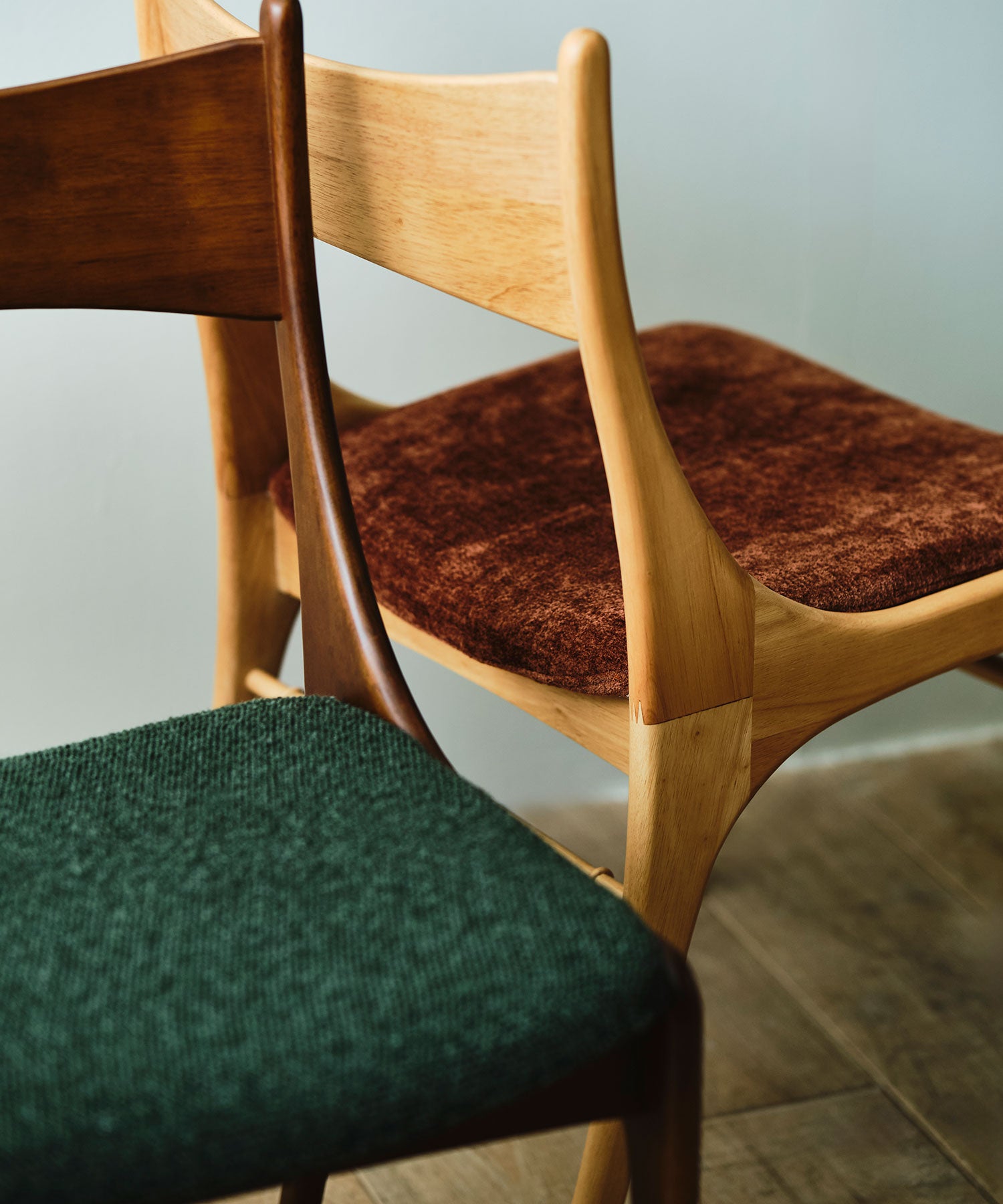 BELTA CHAIR BROWN