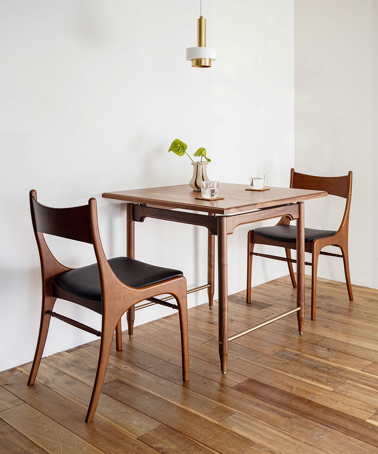 BELTA CHAIR BROWN