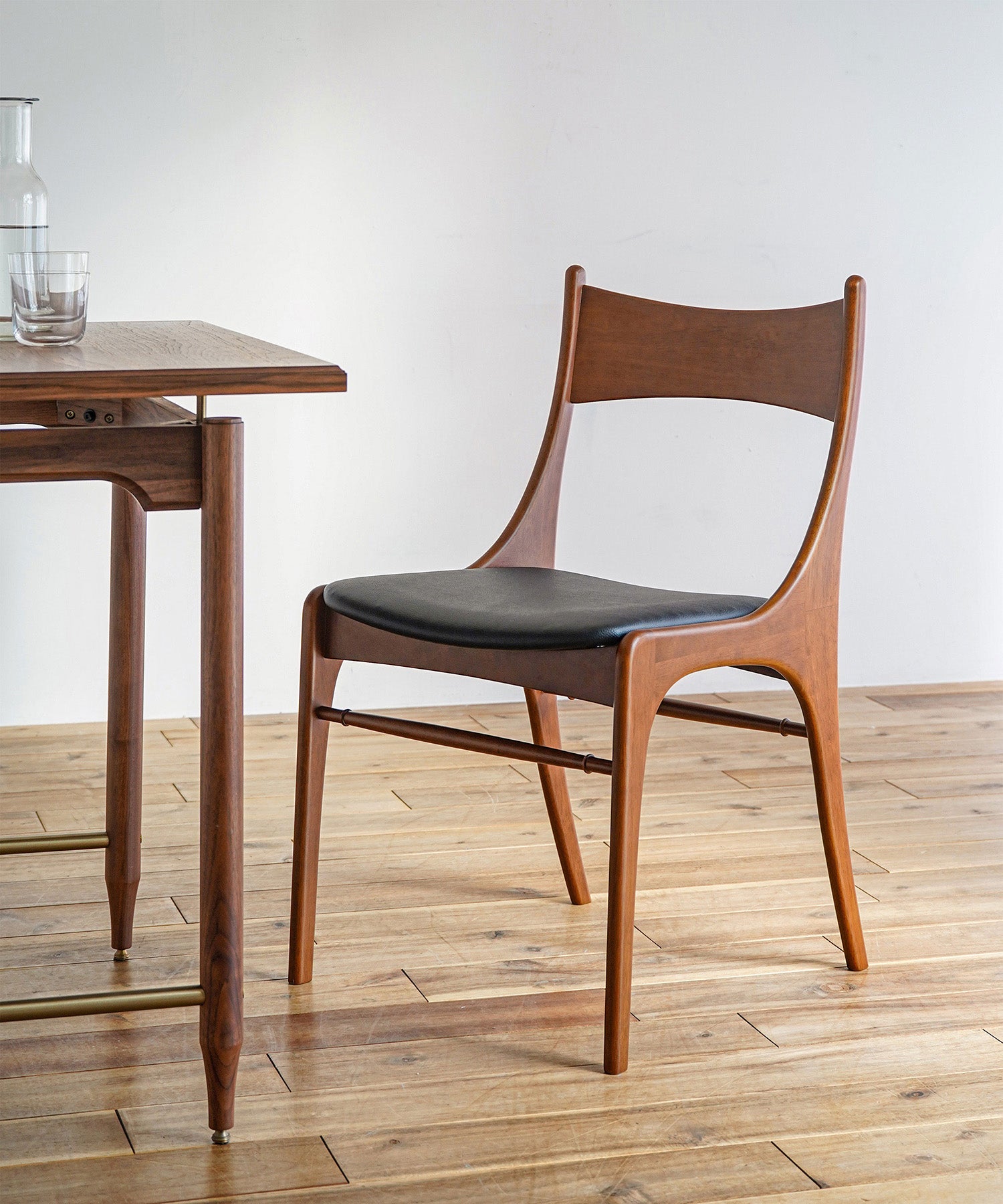 BELTA CHAIR BROWN