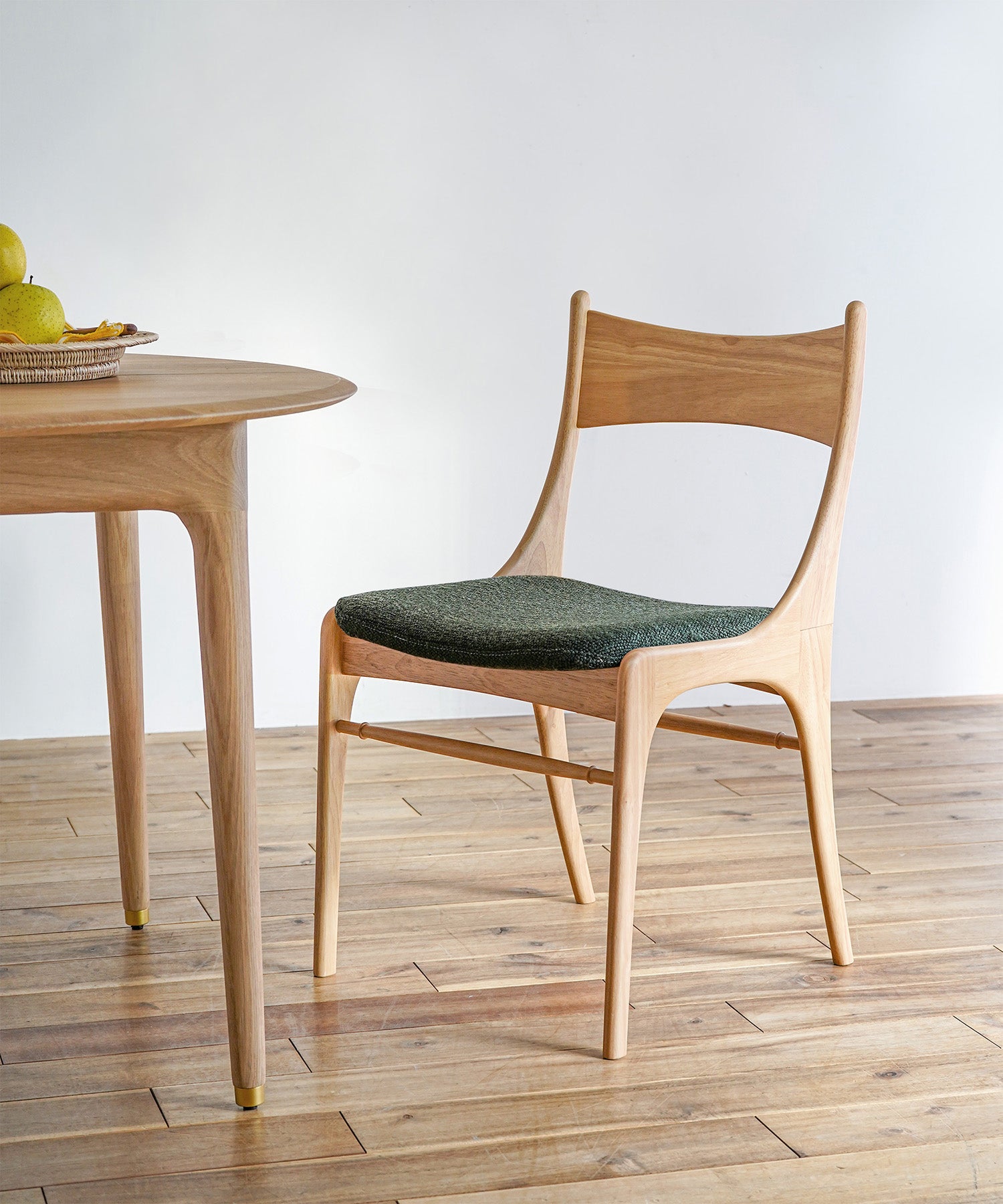 BELTA CHAIR NATURAL