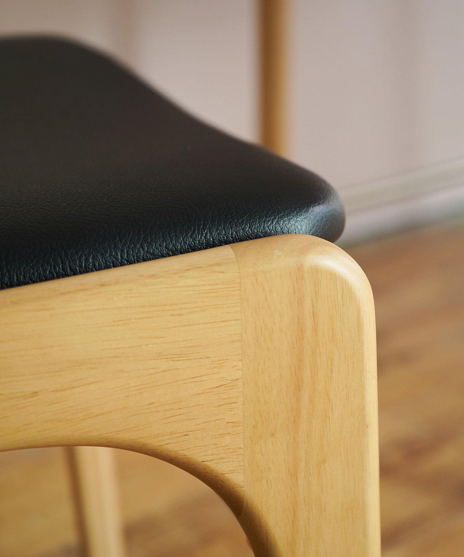 BELTA CHAIR BROWN