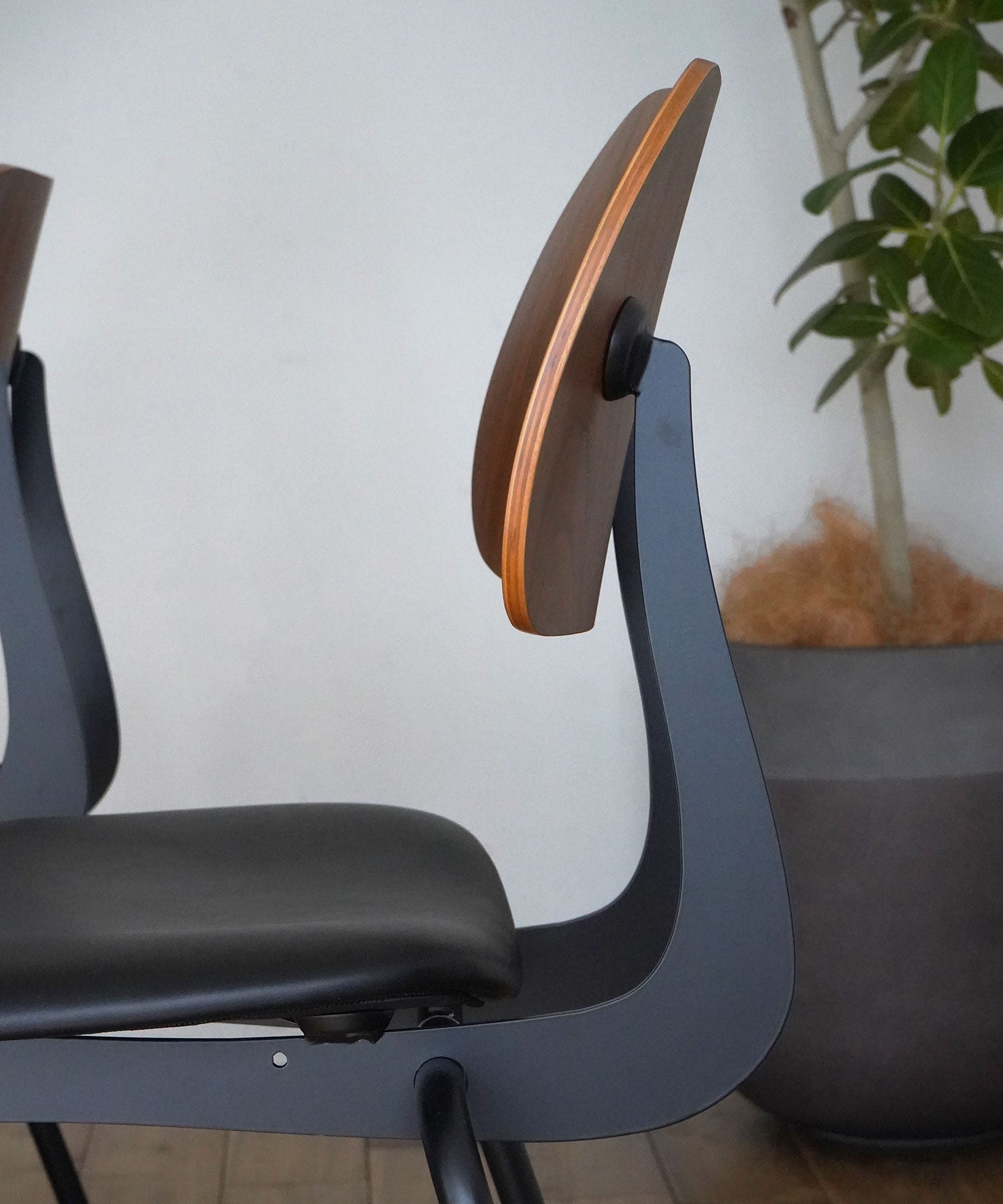 CONTE CHAIR BROWN
