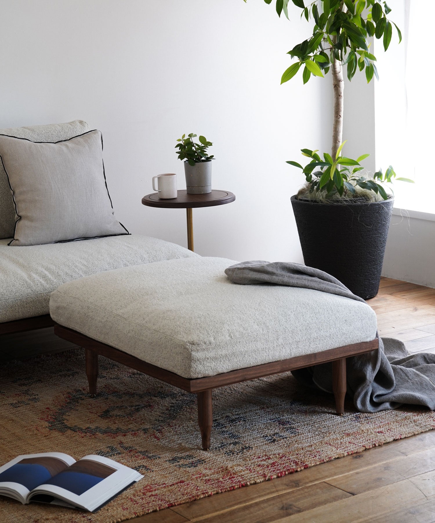 EPI OTTOMAN WALNUT