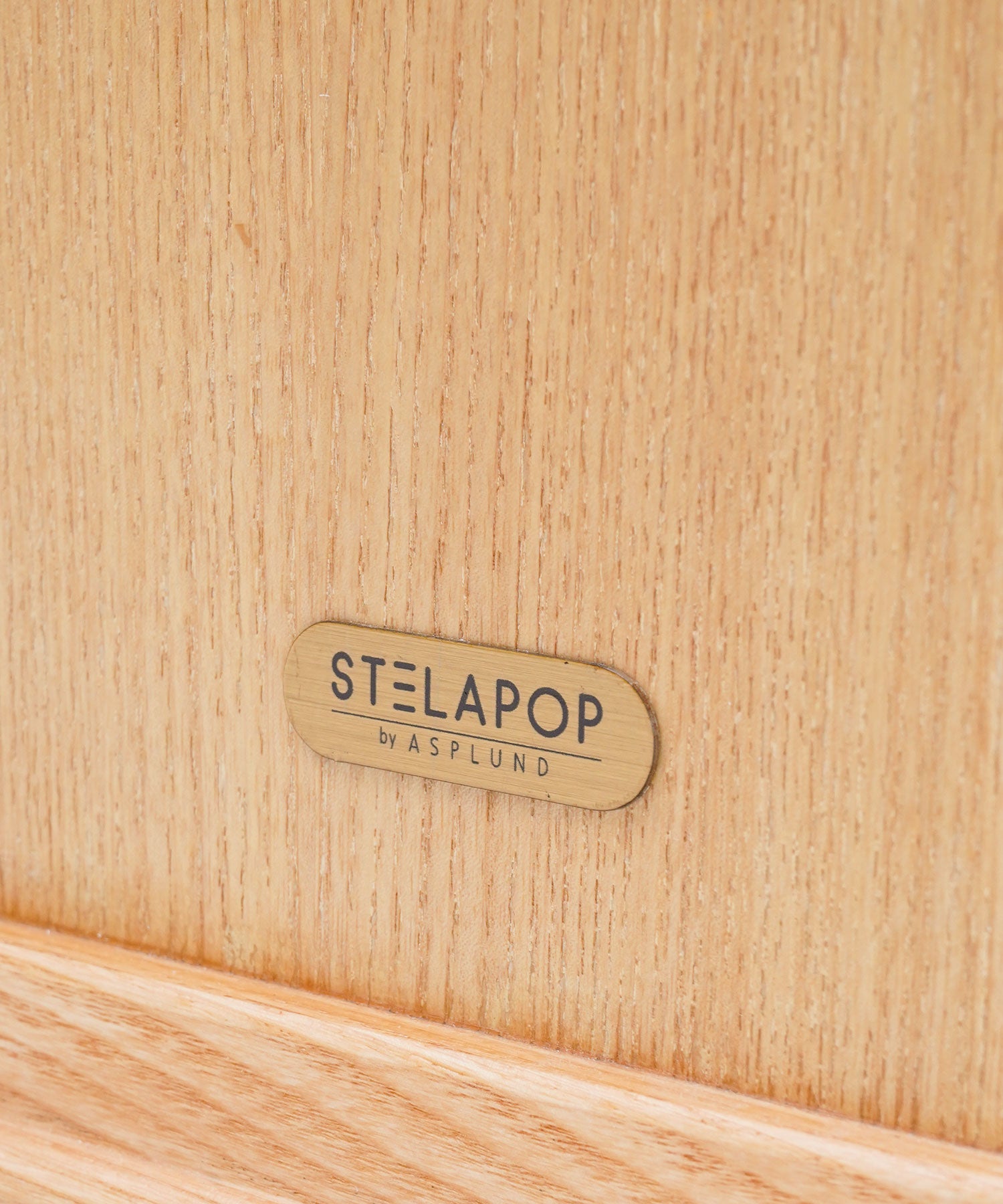 STELAPOPロゴパネル付き