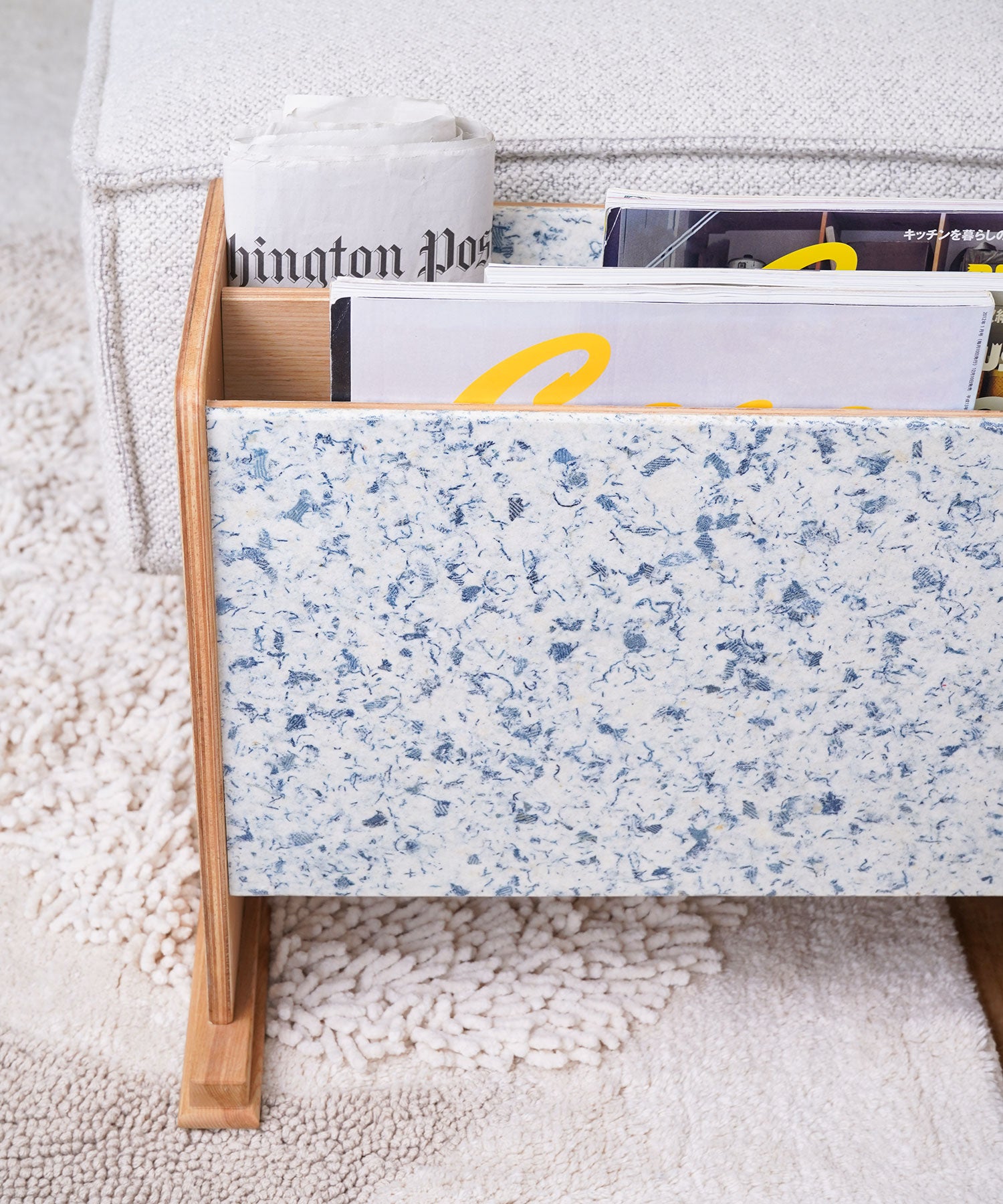 MAGAZINE RACK
