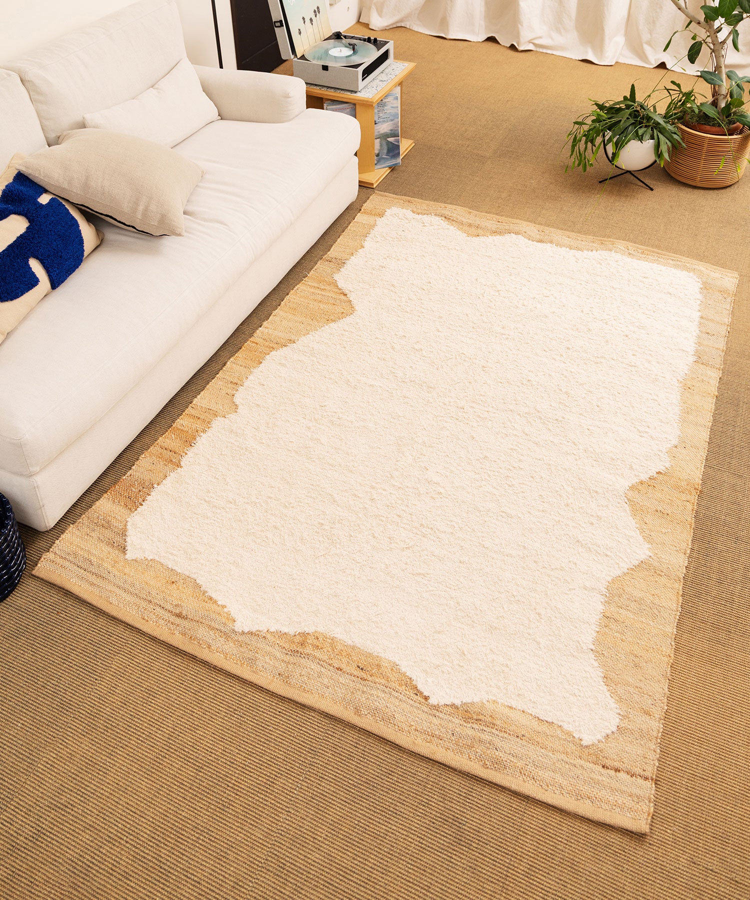 LOGAN RUG 1400×2000mm