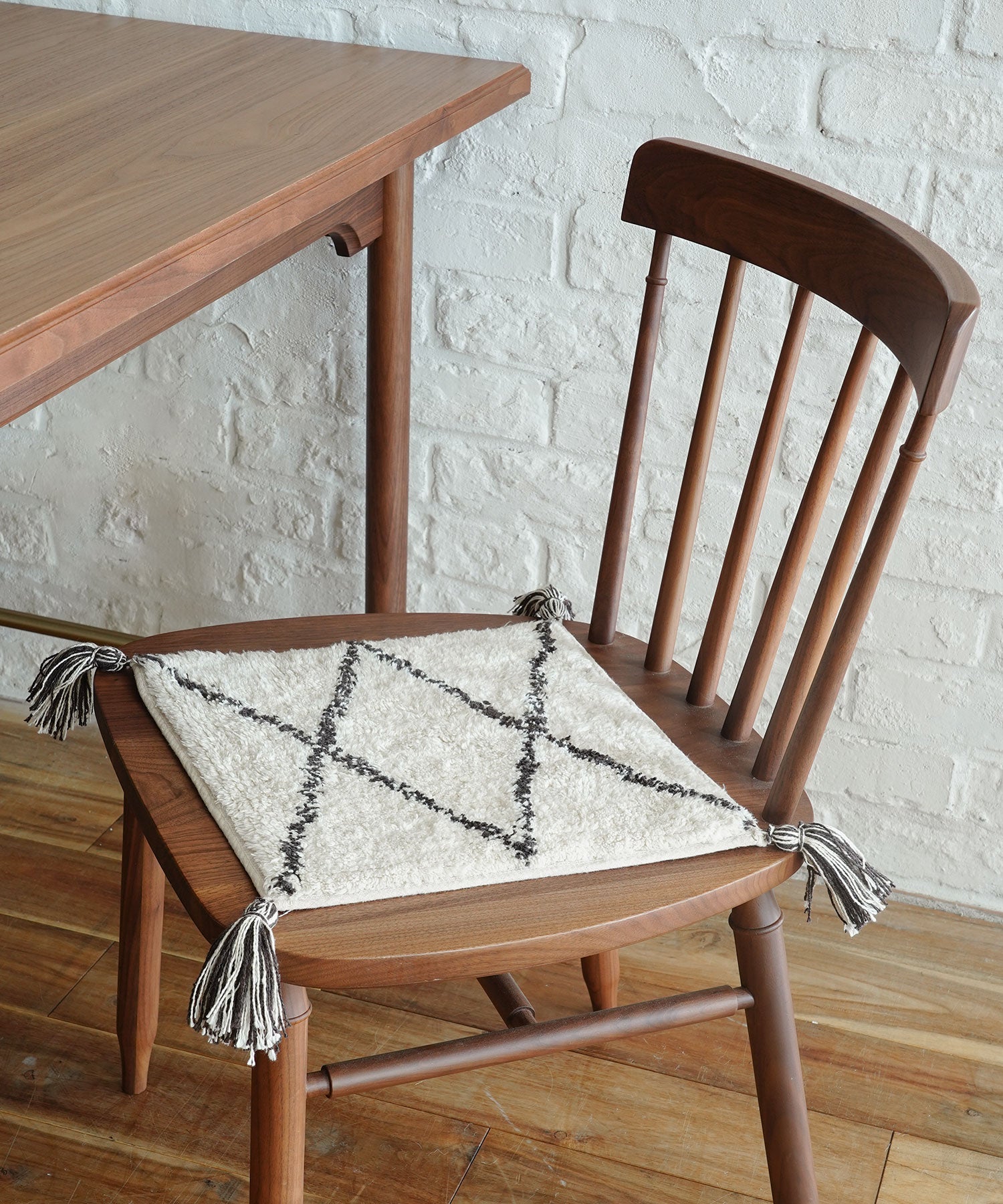 NEHA CHAIR RUG