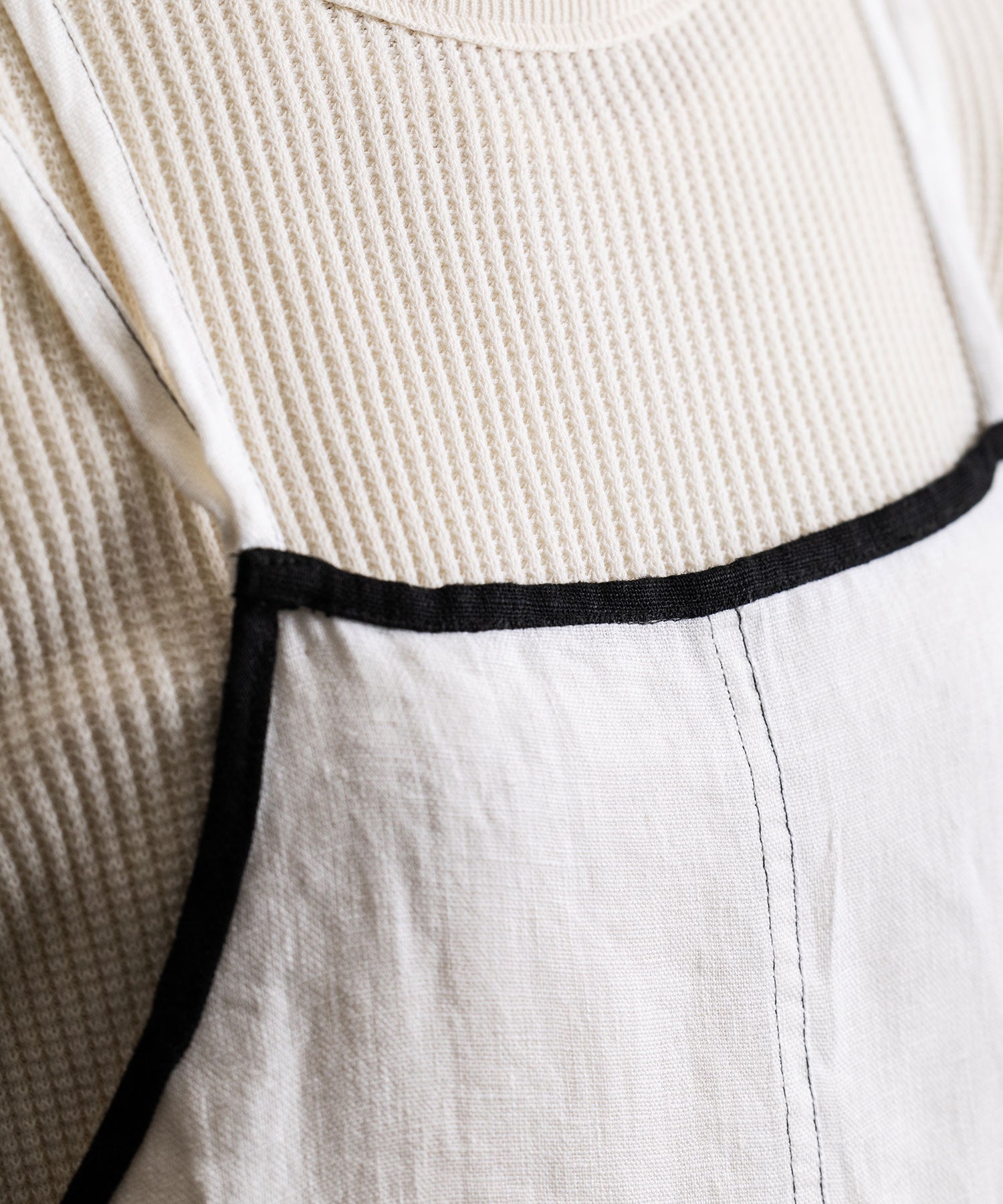 リネンエプロン（white / darkgray）