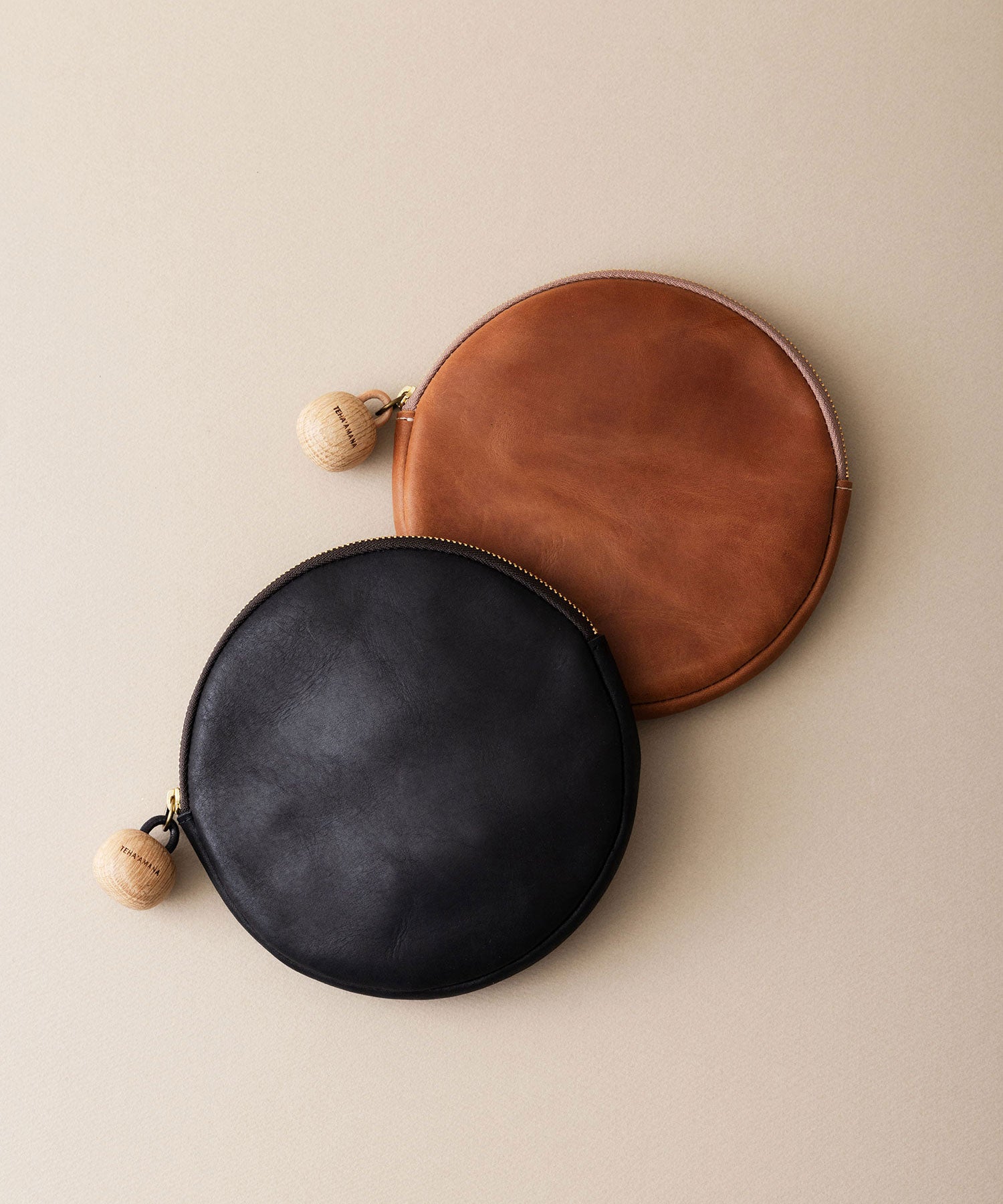 ROUND POUCH