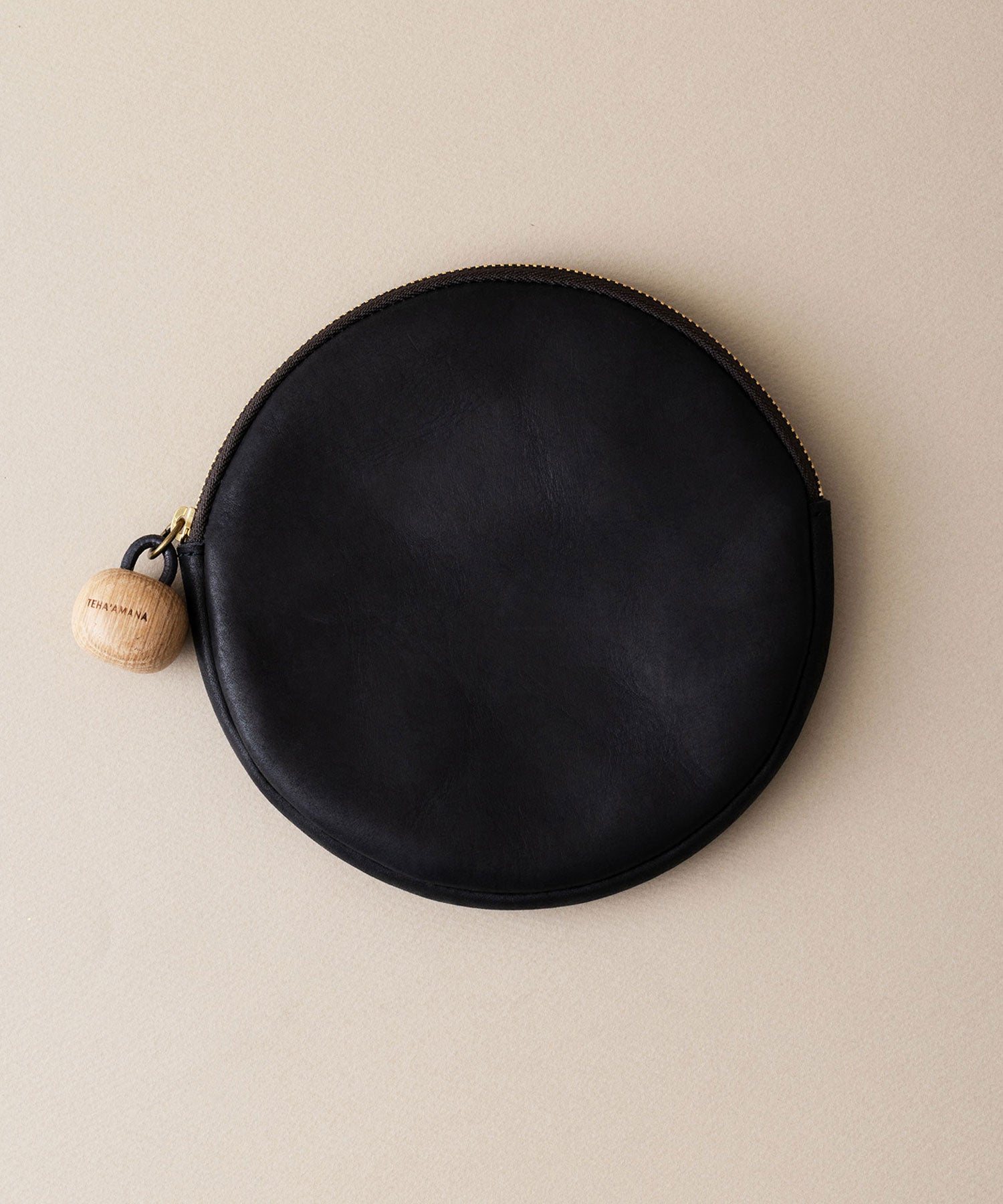 ROUND POUCH