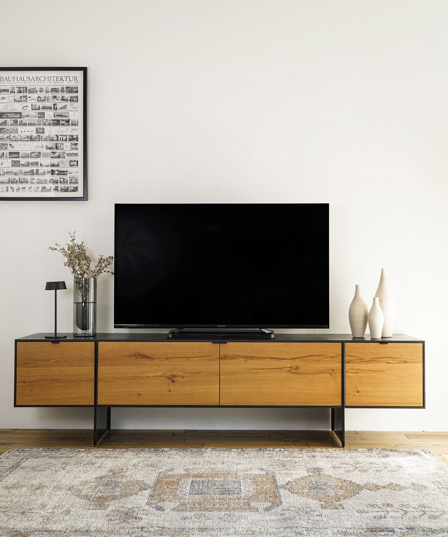 ESTRIA TV BOARD 2000