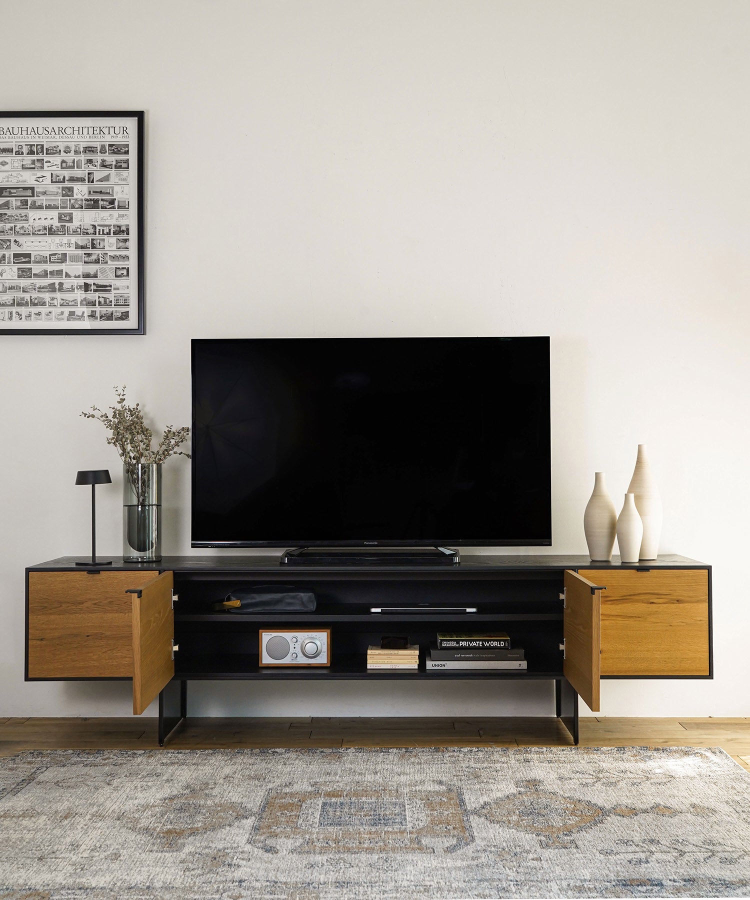 ESTRIA TV BOARD 2000
