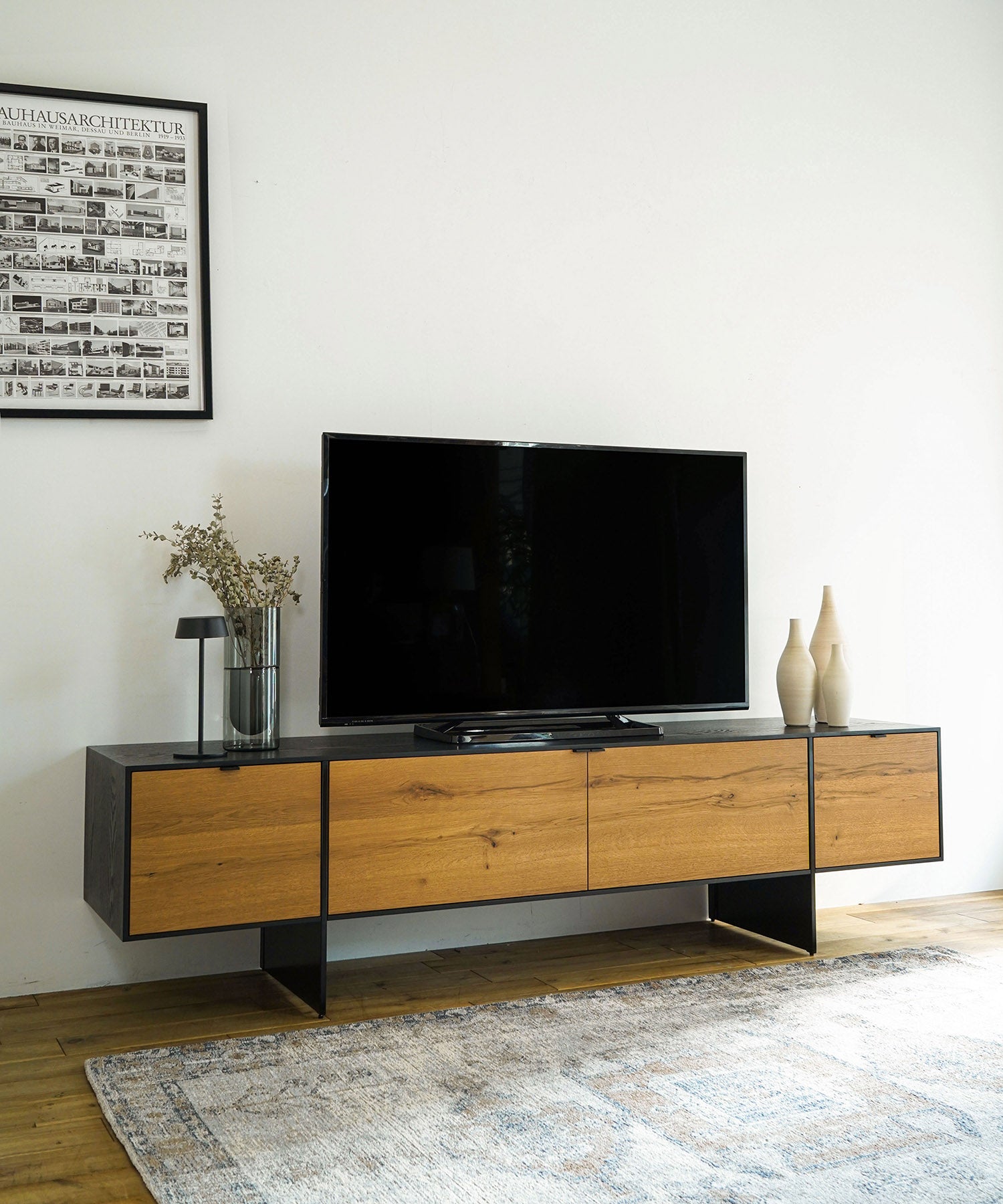 ESTRIA TV BOARD 2000