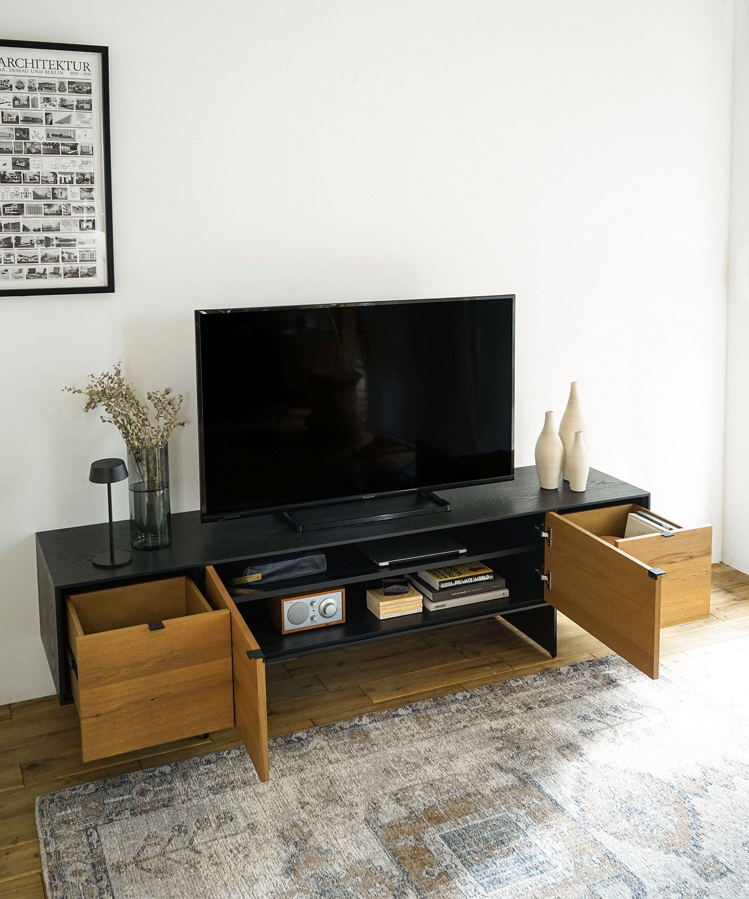 ESTRIA TV BOARD 2000