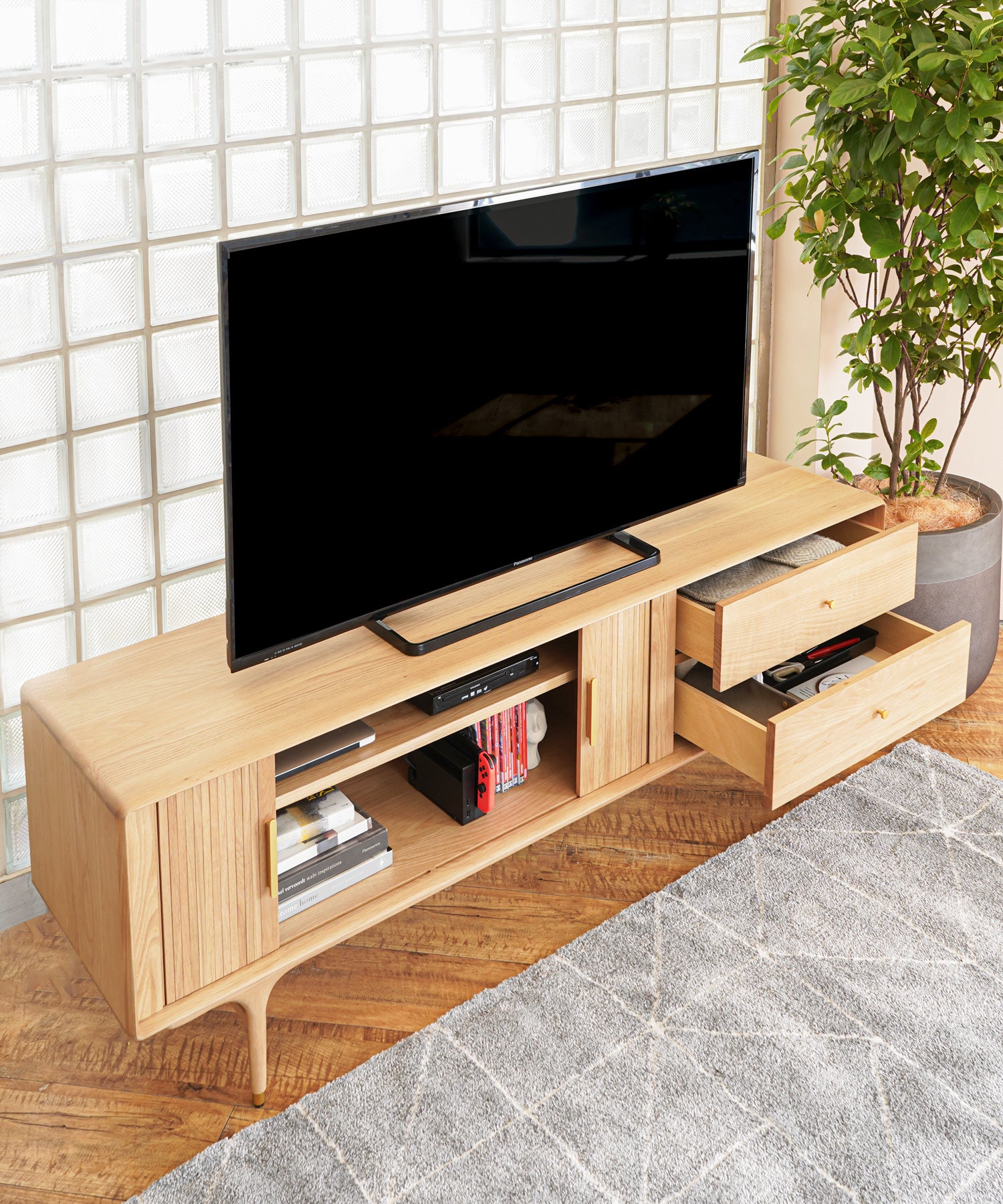 【予約商品・10月下旬入荷予定】JULIE TV BOARD 1600 WHITE OAK