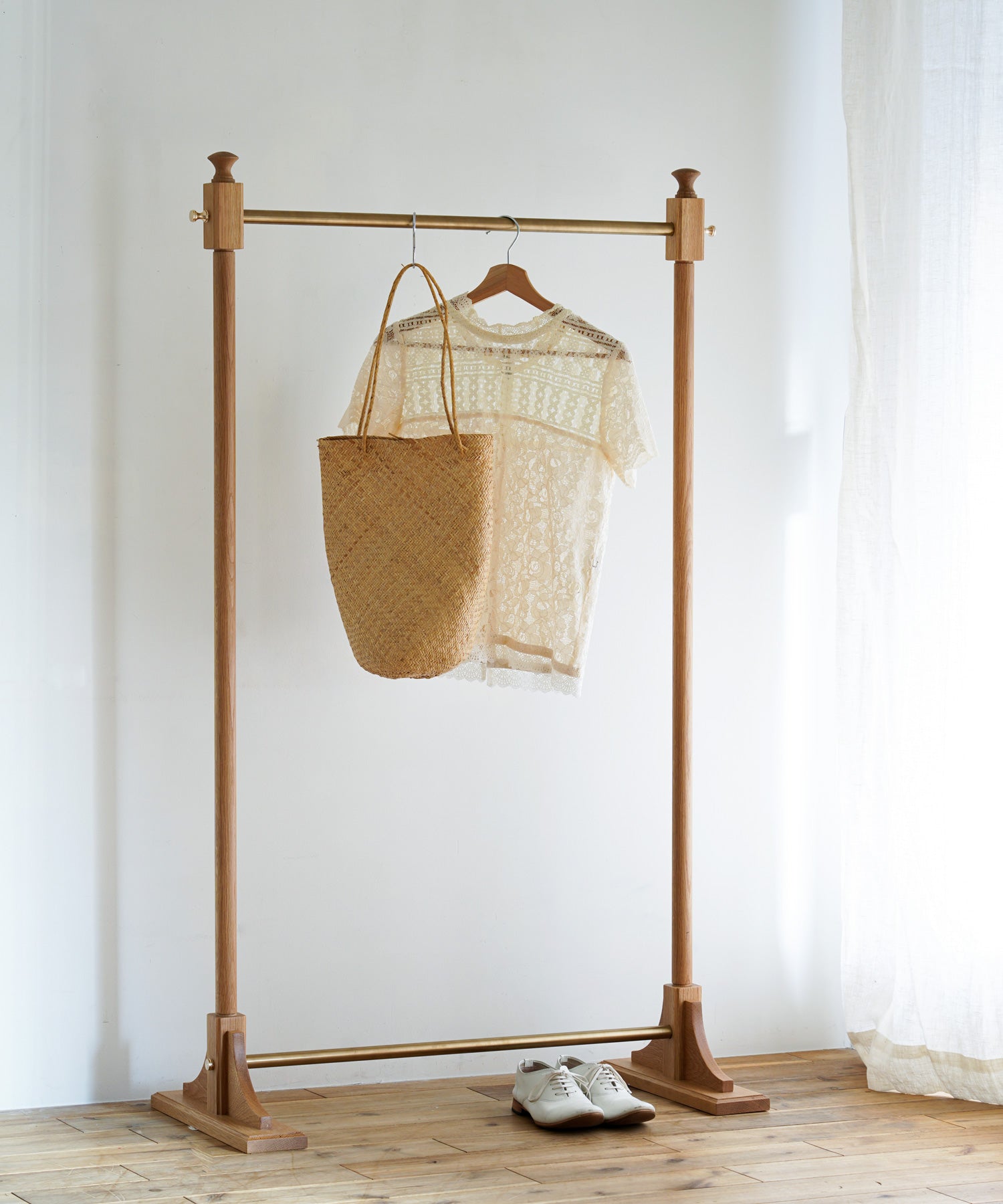 LIEN COAT HANGER RACK OAK