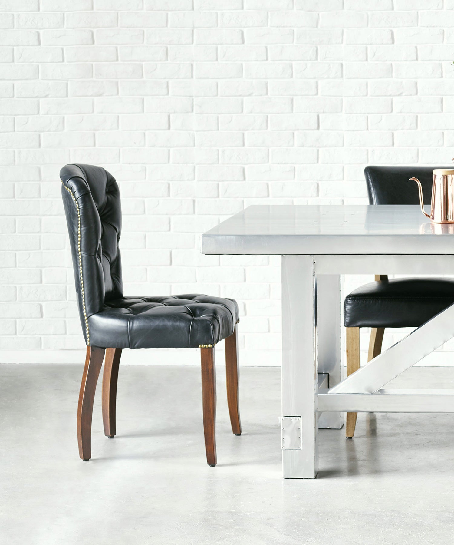 CHESTER CHAIR